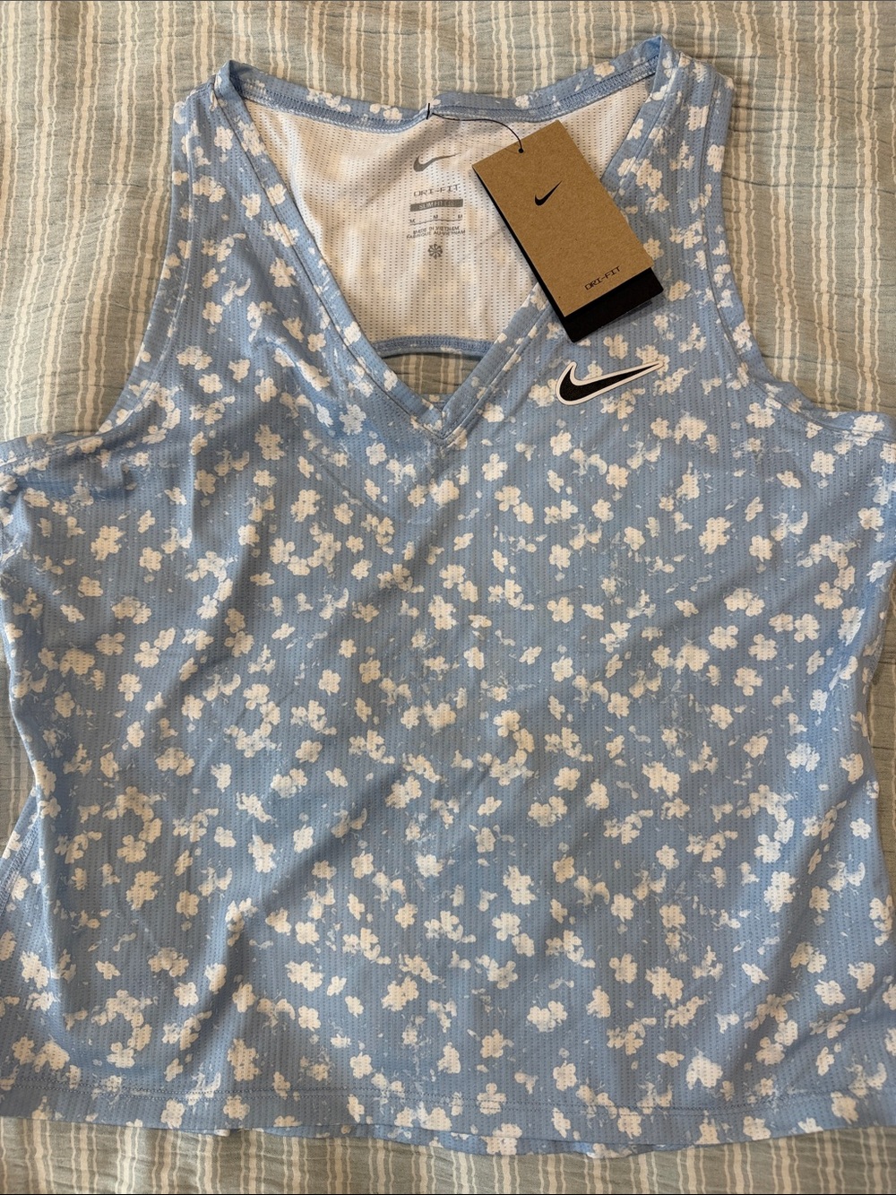 NWT! Nike Court Dri-Fit Women's Light Blue Floral Victory Tank Size M